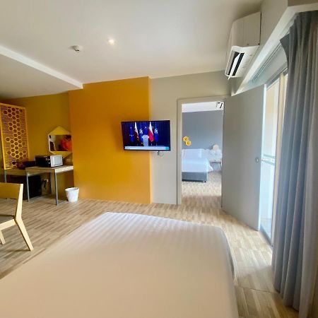 Beehive Boutique Hotel Phuket Exteriör bild