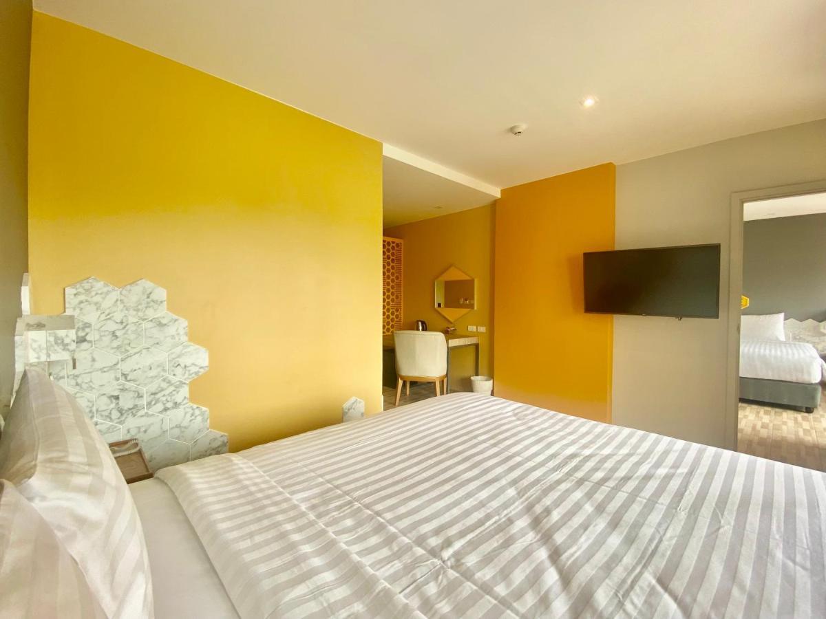 Beehive Boutique Hotel Phuket Exteriör bild