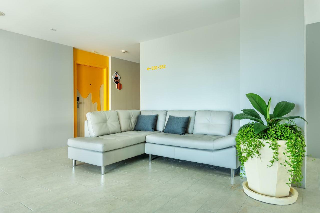 Beehive Boutique Hotel Phuket Exteriör bild