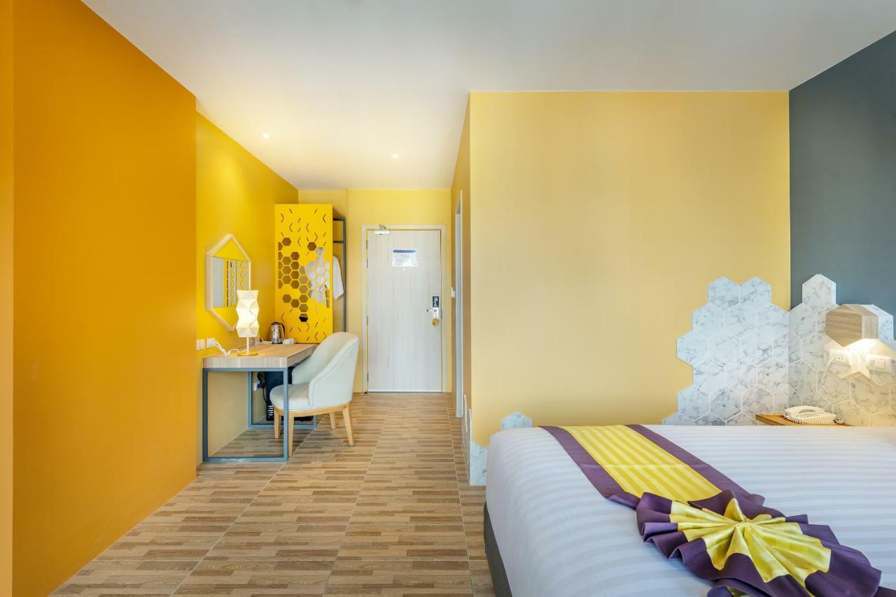 Beehive Boutique Hotel Phuket Exteriör bild